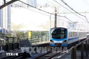 Tàu metro số 1 chạy trên cao qua khu vực nội đô thuộc vùng quy hoạch TOD